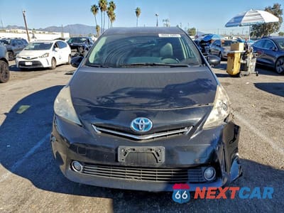 Piąte zdjęcie samochodu w środku: 2013 TOYOTA PRIUS V VIN:JTDZN3EU9D3235412 - miniatura