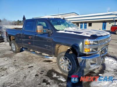 Czwarte zdjęcie samochodu z boku: 2019 CHEVROLET SILVERADO K3500 LT VIN:1GC4KWCG7KF251430 - miniatura