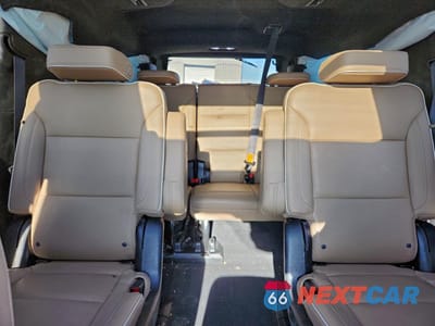 Zdjęcie 10 z 16 samochodu: 2023 CHEVROLET SUBURBAN K1500 PREMIER VIN:1GNSKFKT8PR425444 - miniatura
