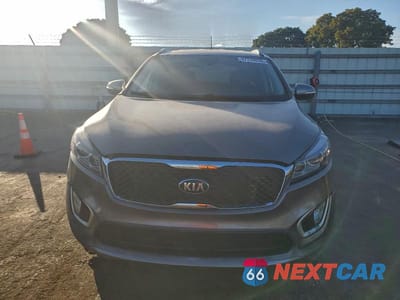 Piąte zdjęcie samochodu w środku: 2017 KIA SORENTO EX VIN:5XYPHDA52HG201400 - miniatura