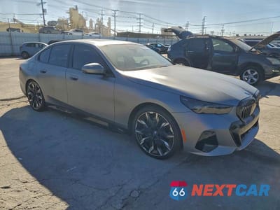 Czwarte zdjęcie samochodu z boku: 2025 BMW I5 EDRIVE 40 VIN:WBY33FK00SCT52029 - miniatura