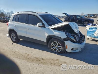 Czwarte zdjęcie samochodu z boku: 2017 VOLKSWAGEN TIGUAN S VIN:WVGBV7AX8HK020829 - miniatura