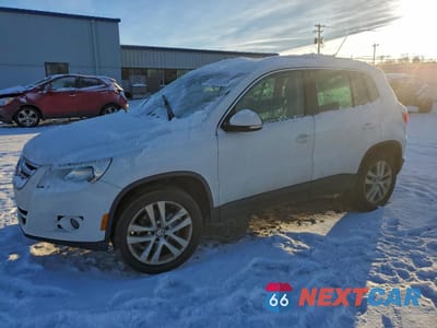 2011 VOLKSWAGEN TIGUAN S WVGBV7AX9BW511491 - główne zdjęcie licytacji z USA - miniatura