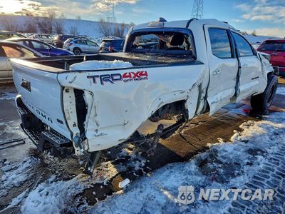 Trzecie zdjęcie samochodu z tyłu: 2017 TOYOTA TACOMA DOUBLE CAB VIN:5TFCZ5AN1HX053626 - miniatura