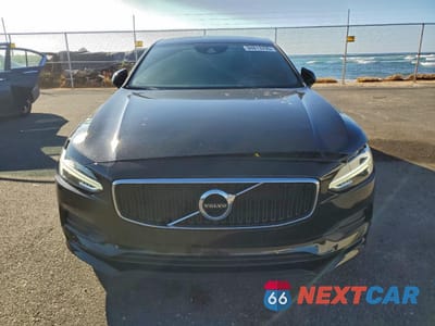 Piąte zdjęcie samochodu w środku: 2019 VOLVO S90 T5 MOMENTUM VIN:LVY102AK5KP095898 - miniatura
