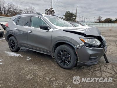 Czwarte zdjęcie samochodu z boku: 2017 NISSAN ROGUE SV VIN:5N1AT2MV6HC816732 - miniatura