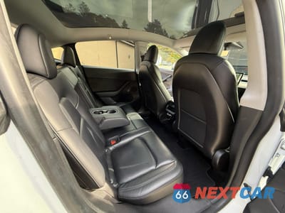 Zdjęcie 6 z 11 samochodu: 2021 TESLA MODEL Y VIN:5YJYGDEE5MF295078 - miniatura