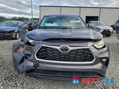 Piąte zdjęcie samochodu w środku: 2024 TOYOTA HIGHLANDER XLE VIN:5TDKDRBH6RS544369 - miniatura