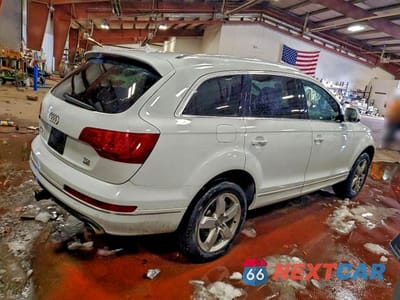 Trzecie zdjęcie samochodu z tyłu: 2013 AUDI Q7 PREMIUM VIN:WA1CMAFE6DD015976 - miniatura