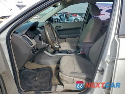 Zdjęcie 7 z 12 samochodu: 2010 FORD FOCUS SE VIN:1FAHP3FN8AW138327 - miniatura
