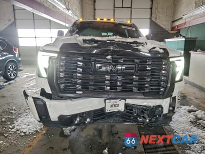 Piąte zdjęcie samochodu w środku: 2024 GMC SIERRA K2500 DENALI ULTIMATE VIN:1GT49XEY9RF116581 - miniatura