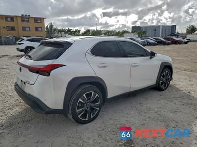 Trzecie zdjęcie samochodu z tyłu: 2021 LEXUS UX 200 VIN:JTHX3JBH8M2034016 - miniatura