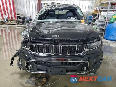 Piąte zdjęcie samochodu w środku: 2023 JEEP GRAND CHEROKEE OVERLAND VIN:1C4RJHDG4PC595034 - miniatura