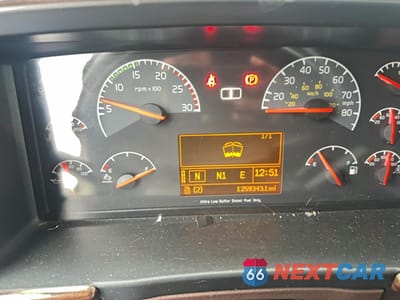 Zdjęcie 8 z 12 samochodu: 2014 VOLVO VN VNL VIN:4V4NC9EH1EN167370 - miniatura