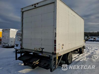 Trzecie zdjęcie samochodu z tyłu: 2017 ISUZU NPR HD BOX TRUCK VIN:54DC4W1BXHS808419 - miniatura