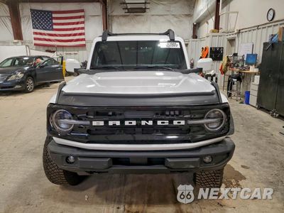Piąte zdjęcie samochodu w środku: 2024 FORD BRONCO OUTER BANKS VIN:1FMDE8BH8RLA06513 - miniatura