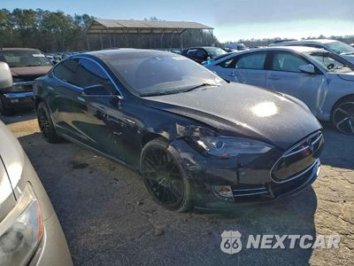 Czwarte zdjęcie samochodu z boku: 2014 TESLA MODEL S VIN:5YJSA1H18EFP61764 - miniatura