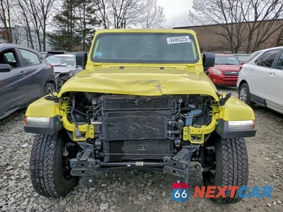 Piąte zdjęcie samochodu w środku: 2023 JEEP WRANGLER SAHARA VIN:1C4HJXEG9PW700959 - miniatura