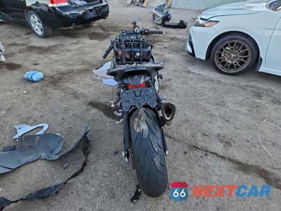 Czwarte zdjęcie samochodu z boku: 2023 BMW S 1000 RR VIN:WB10E6306P6H68279 - miniatura