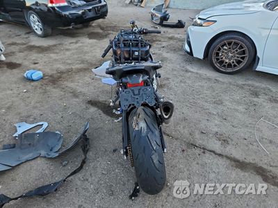 Czwarte zdjęcie samochodu z boku: 2023 BMW S 1000 RR VIN:WB10E6306P6H68279 - miniatura