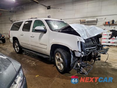 Czwarte zdjęcie samochodu z boku: 2012 CHEVROLET SUBURBAN K1500 LT VIN:1GNSKJE77CR215283 - miniatura