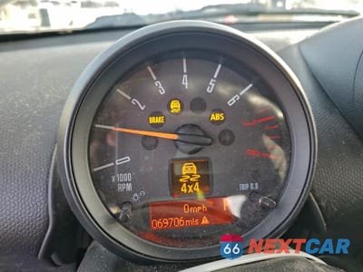 Zdjęcie 9 z 11 samochodu: 2017 MINI COUNTRYMAN VIN:WMWZC5C57GWU00547 - miniatura