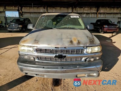 Piąte zdjęcie samochodu w środku: 2003 CHEVROLET SUBURBAN C1500 VIN:1GNEC16Z63J152136 - miniatura