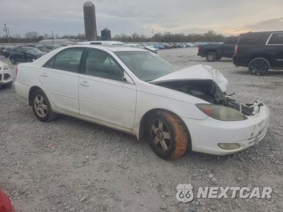 Czwarte zdjęcie samochodu z boku: 2004 TOYOTA CAMRY SE VIN:JTDBA32K440015077 - miniatura