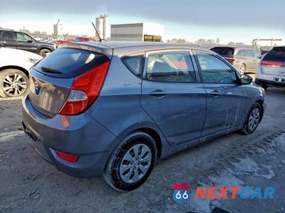Trzecie zdjęcie samochodu z tyłu: 2016 HYUNDAI ACCENT SE VIN:KMHCT5AE8GU251441 - miniatura