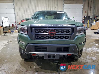 Piąte zdjęcie samochodu w środku: 2024 NISSAN FRONTIER PRO-4X VIN:1N6ED1EK9RN646905 - miniatura