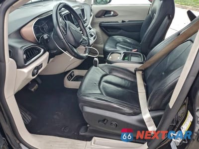 Zdjęcie 7 z 13 samochodu: 2017 CHRYSLER PACIFICA TOURING L VIN:2C4RC1BG2HR820855 - miniatura