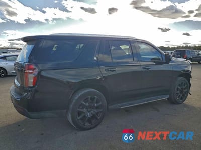 Trzecie zdjęcie samochodu z tyłu: 2021 CHEVROLET TAHOE K1500 LT VIN:1GNSKNKD9MR197551 - miniatura