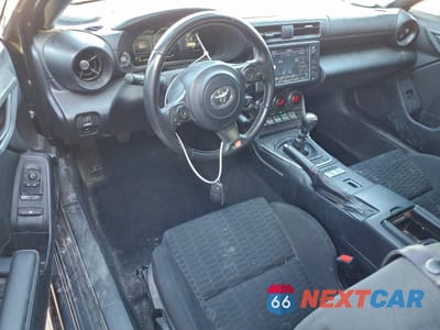 Zdjęcie 8 z 13 samochodu: 2024 TOYOTA GR 86 VIN:JF1ZNBB12R9754980 - miniatura