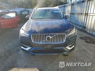 Piąte zdjęcie samochodu w środku: 2023 VOLVO XC90 PLUS VIN:YV4062PNXP1902510 - miniatura