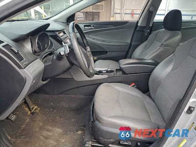 Zdjęcie 7 z 13 samochodu: 2013 HYUNDAI SONATA SE VIN:5NPEC4AC7DH790564 - miniatura