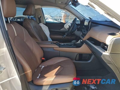 Zdjęcie 7 z 13 samochodu: 2024 TOYOTA GRAND HIGHLANDER XLE VIN:5TDAAAB59RS018202 - miniatura