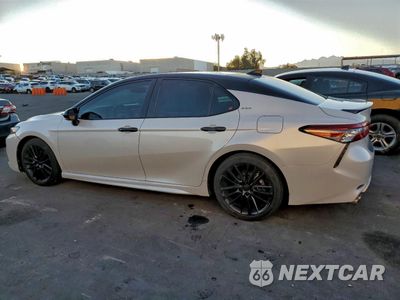 Drugie zdjęcie samochodu z przodu: 2018 TOYOTA CAMRY XSE VIN:4T1B61HK8JU141570 - miniatura