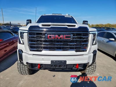 Piąte zdjęcie samochodu w środku: 2025 GMC SIERRA K3500 AT4 VIN:1GT4UVEY1SF191767 - miniatura
