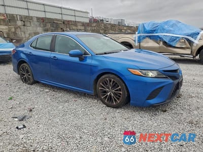 Czwarte zdjęcie samochodu z boku: 2019 TOYOTA CAMRY L VIN:4T1B11HK2KU178081 - miniatura