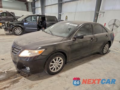 2010 TOYOTA CAMRY SE JTNBK3EK2A3046522 - główne zdjęcie licytacji z USA - miniatura