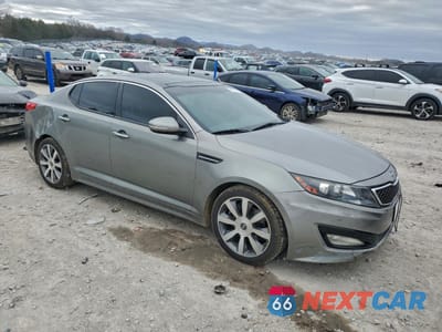 Czwarte zdjęcie samochodu z boku: 2012 KIA OPTIMA SX VIN:5XXGR4A65CG015014 - miniatura