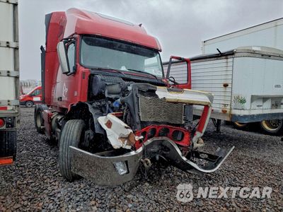 2014 VOLVO VNL SEMI TRUCK 4V4NC9EH7EN153263 - główne zdjęcie licytacji z USA - miniatura