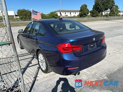 Trzecie zdjęcie samochodu z tyłu: 2018 BMW 320 I VIN:WBA8E1G50JNU91361 - miniatura