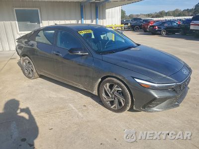 Czwarte zdjęcie samochodu z boku: 2025 HYUNDAI ELANTRA SEL SPORT VIN:KMHLM4DG1SU088127 - miniatura