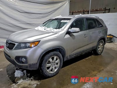 2013 KIA SORENTO LX 5XYKT3A63DG363025 - główne zdjęcie licytacji z USA - miniatura