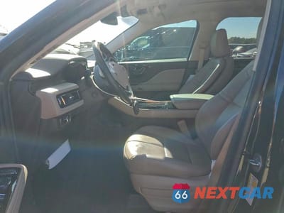 Zdjęcie 7 z 12 samochodu: 2023 LINCOLN AVIATOR RESERVE VIN:5LM5J7WC7PGL14798 - miniatura