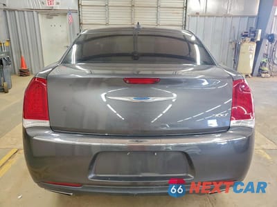 Zdjęcie 6 z 13 samochodu: 2018 CHRYSLER 300 TOURING VIN:2C3CCAAG8JH222812 - miniatura