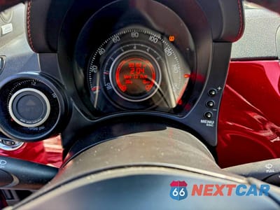Zdjęcie 8 z 10 samochodu: 2012 FIAT 500 ABARTH VIN:3C3CFFFH8CT337233 - miniatura