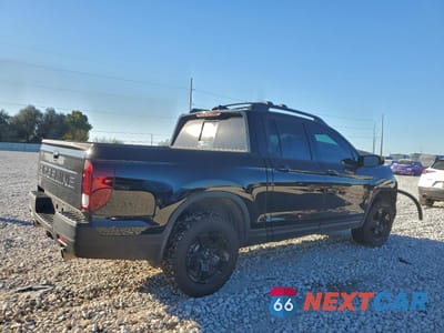 Trzecie zdjęcie samochodu z tyłu: 2025 HONDA RIDGELINE BLACK EDITION VIN:5FPYK3F84SB017682 - miniatura