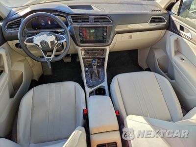 Zdjęcie 8 z 14 samochodu: 2023 VOLKSWAGEN TIGUAN SE VIN:3VVMB7AX3PM111764 - miniatura